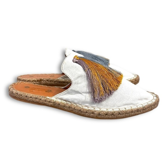Silvia Cobos White Canvas Tasseled Slip on Sunrise Mules Sz 10 NEW - Picture 1 of 9